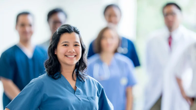 Comment bien préparer l’arrivée d’une remplaçante ? Le guide complet pour partir l’esprit tranquille